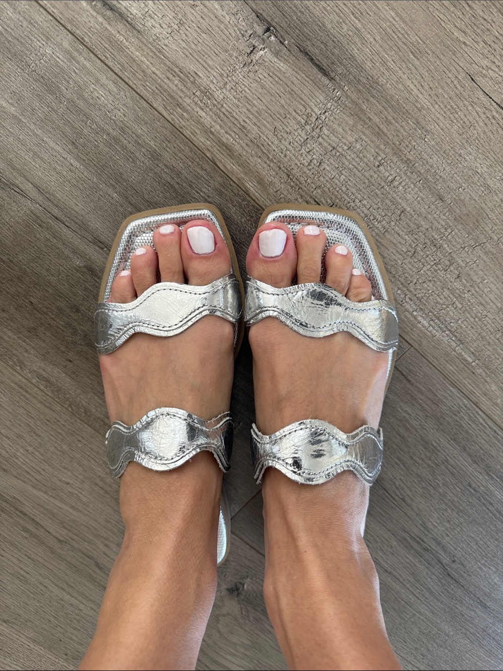 Dolce Vita | Ilva Low Slide Sandal in Silver - Picture 4 of 8